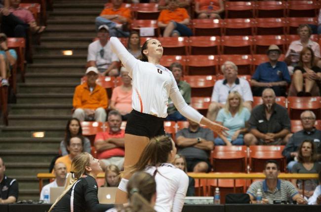 Stanford Sweeps Pacific to Close Non-Conference Schedule