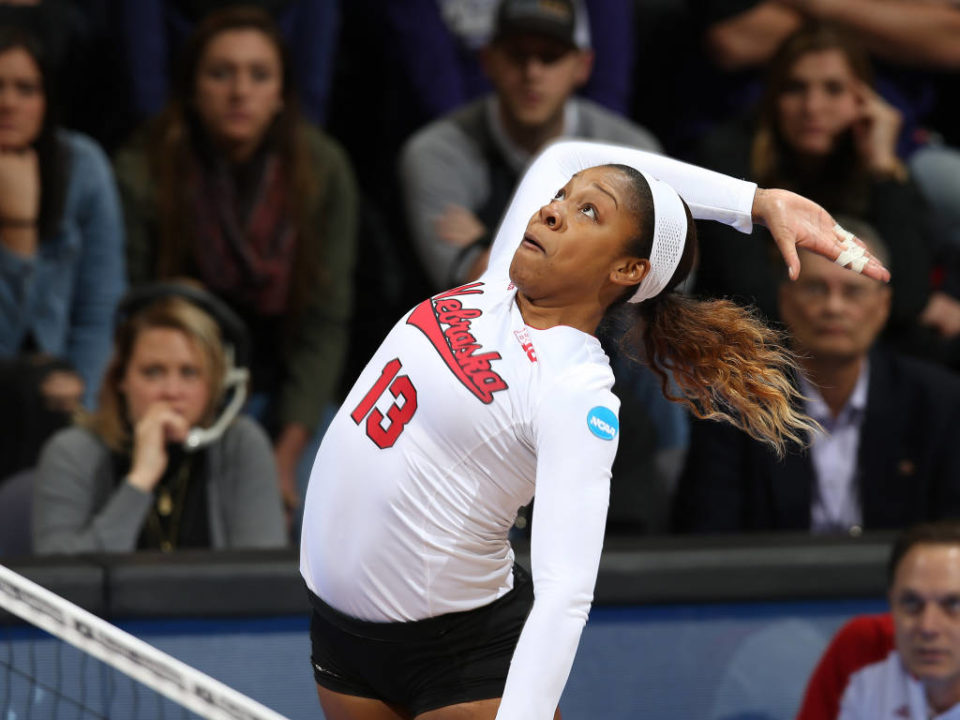 Nebraska All-American Briana Holman Leaves UNO Match With Ankle Injury