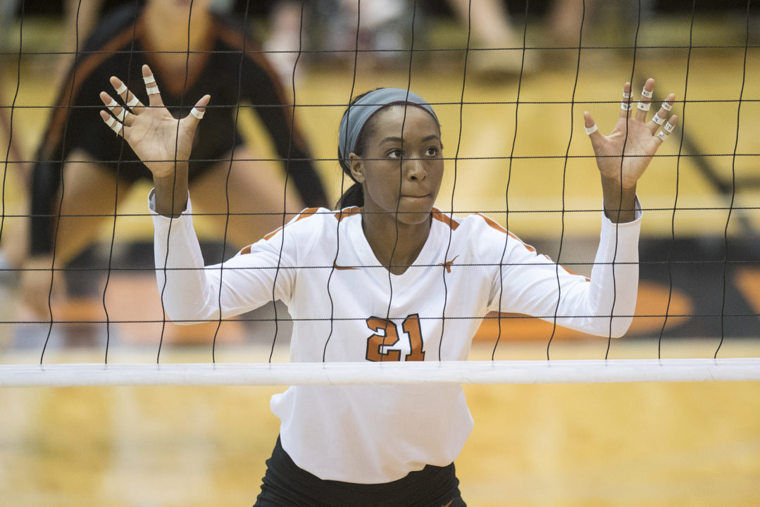 Former Texas Standout Chiaka Ogbogu Signs With Poland’s Chemik Police
