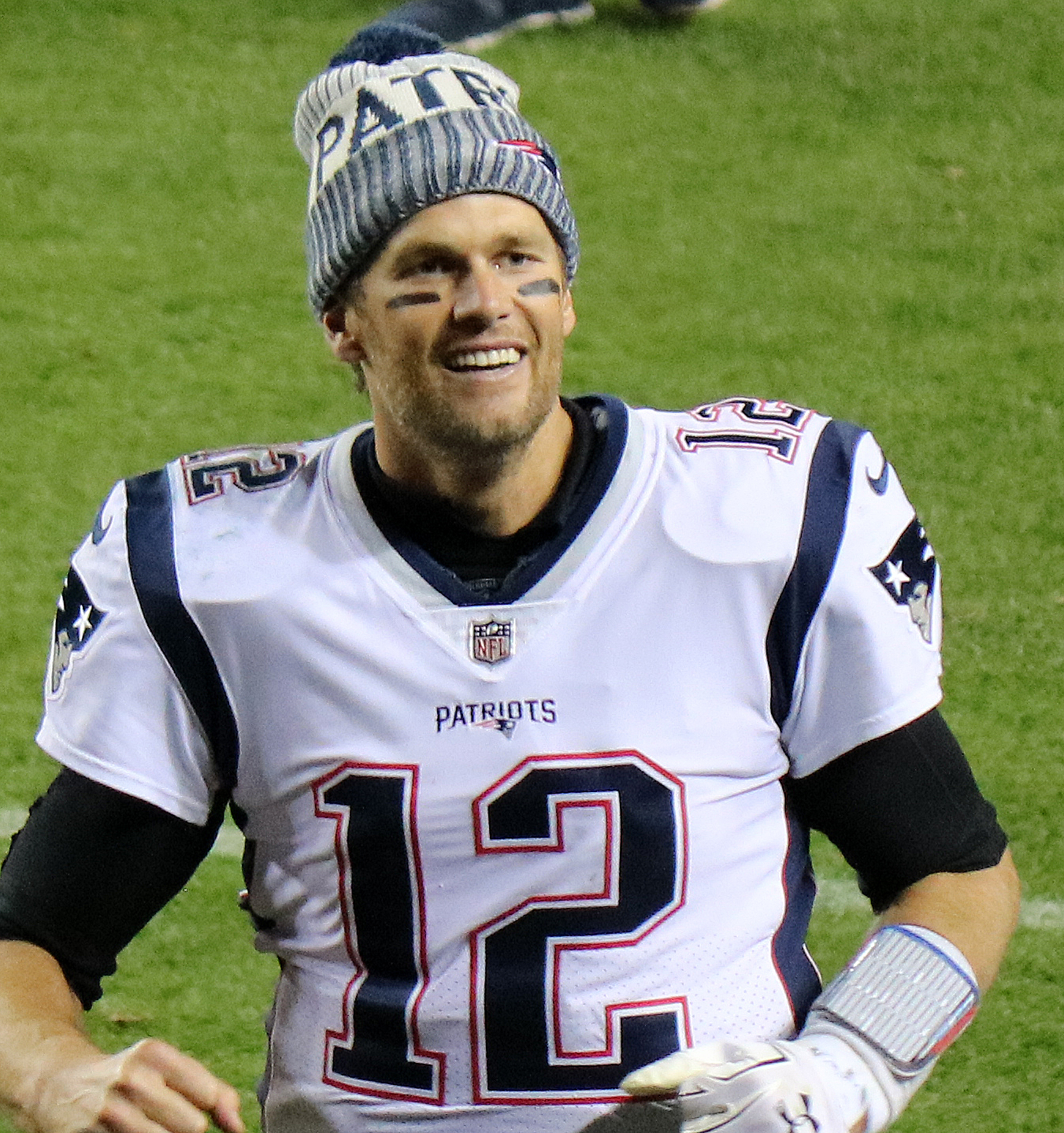 Tom Brady & Other Former NFL Players Play Beach Football