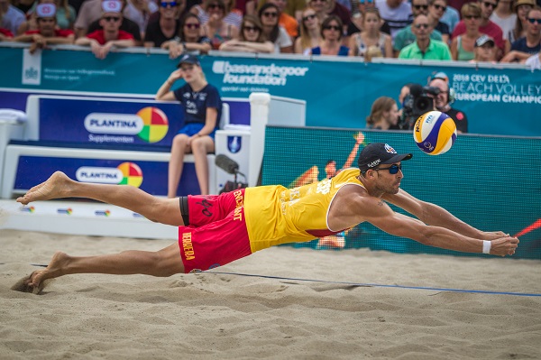 Herrera/Gavira, Smedins/Samoilovs Aim for Second Euro Beach Titles