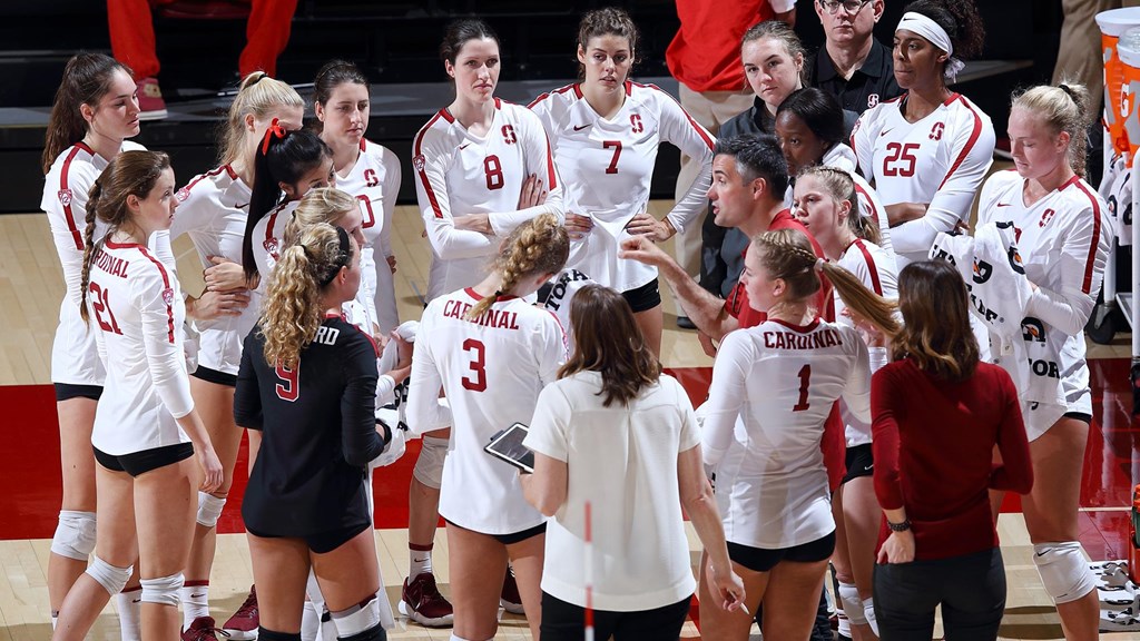 #2 Stanford Volleyball Takes Care of #17 UCLA 3-0