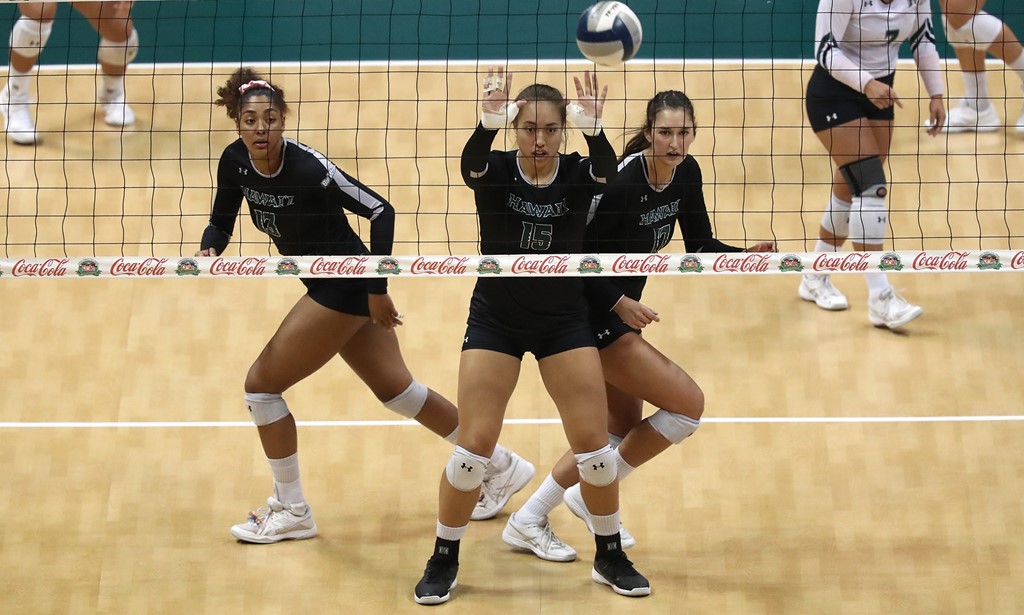 Hawaii Stifles Fullerton, Allows Only 3 Points in 1st Set