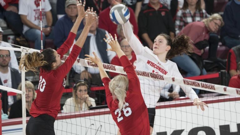 Wisconsin's Dana Rettke Named AVCA Player of the Week (Oct 23)